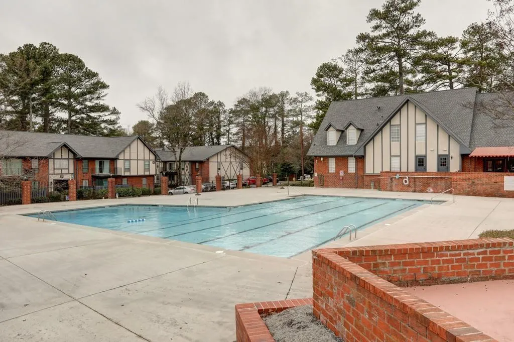 6851 Roswell Road Unit J16, Atlanta, Georgia 30328, 1 Bedroom Bedrooms, ,1 BathroomBathrooms,Residential,Sold,6851 Roswell Road Unit J16,6678038