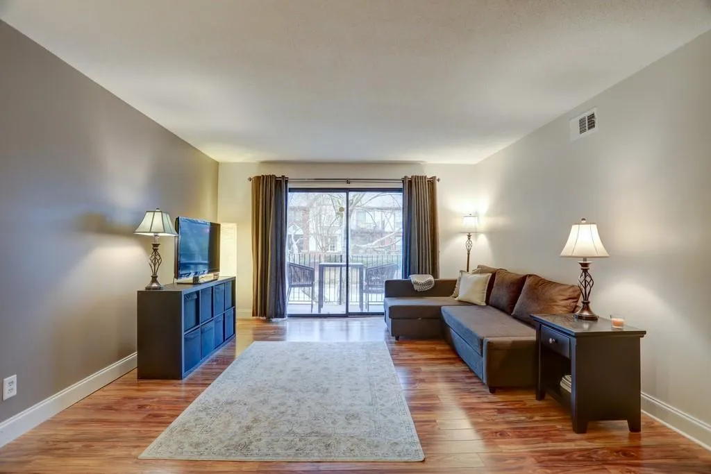 6851 Roswell Road Unit J16, Atlanta, Georgia 30328, 1 Bedroom Bedrooms, ,1 BathroomBathrooms,Residential,Sold,6851 Roswell Road Unit J16,6678038