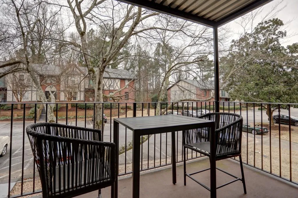 6851 Roswell Road Unit J16, Atlanta, Georgia 30328, 1 Bedroom Bedrooms, ,1 BathroomBathrooms,Residential,Sold,6851 Roswell Road Unit J16,6678038