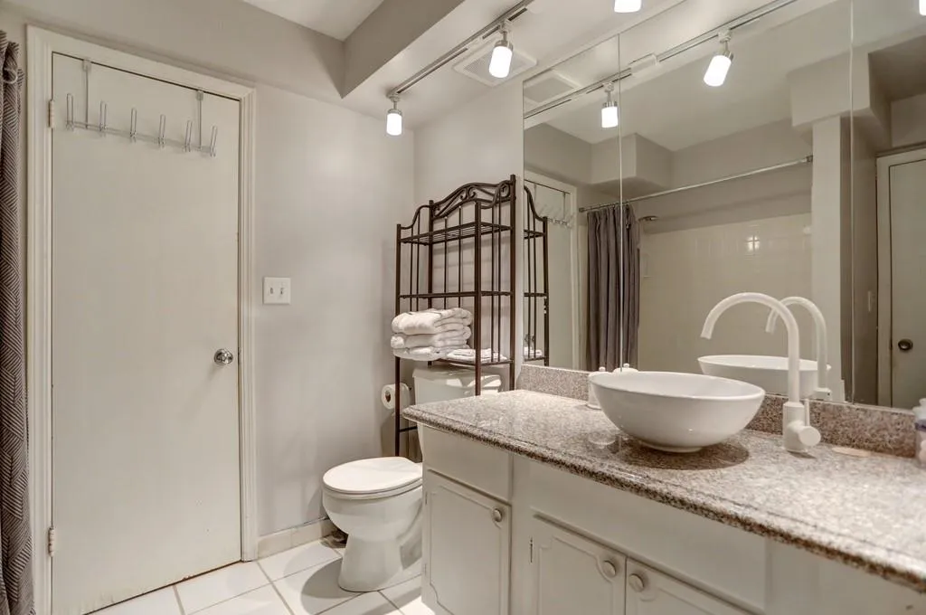 6851 Roswell Road Unit J16, Atlanta, Georgia 30328, 1 Bedroom Bedrooms, ,1 BathroomBathrooms,Residential,Sold,6851 Roswell Road Unit J16,6678038