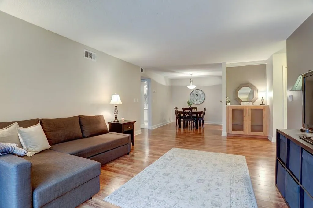 6851 Roswell Road Unit J16, Atlanta, Georgia 30328, 1 Bedroom Bedrooms, ,1 BathroomBathrooms,Residential,Sold,6851 Roswell Road Unit J16,6678038