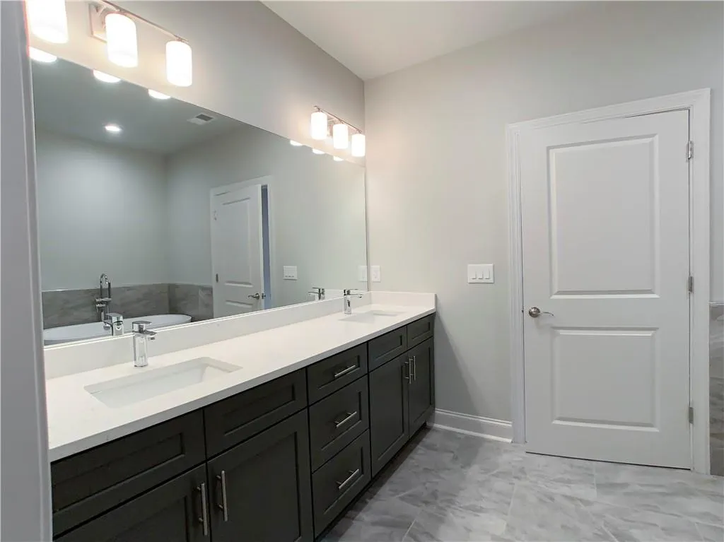 8005 Linfield Way, Sandy Springs, Georgia 30350, 3 Bedrooms Bedrooms, ,3 BathroomsBathrooms,Residential,Sold,8005 Linfield Way,6750449
