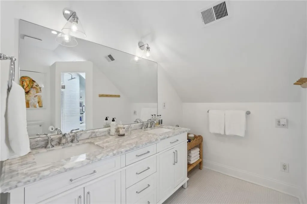 3029 Dale Drive Ne, Atlanta, Georgia 30305, 3 Bedrooms Bedrooms, ,2 BathroomsBathrooms,Residential,For Sale,3029 Dale Drive Ne,7618085