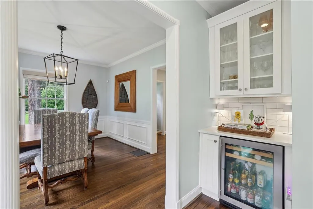 3029 Dale Drive Ne, Atlanta, Georgia 30305, 3 Bedrooms Bedrooms, ,2 BathroomsBathrooms,Residential,For Sale,3029 Dale Drive Ne,7618085
