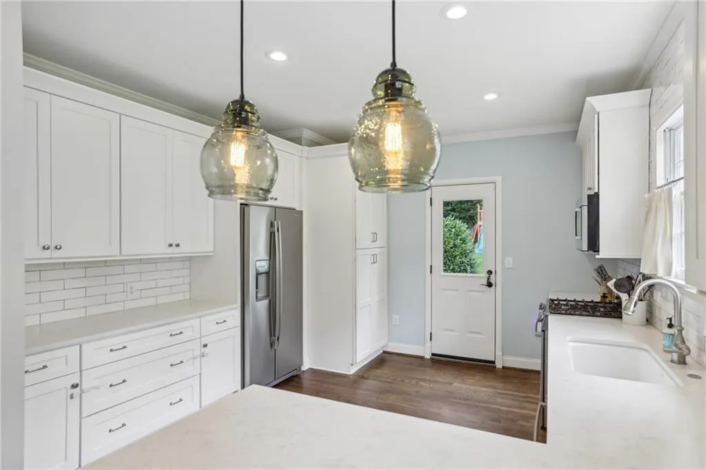3029 Dale Drive Ne, Atlanta, Georgia 30305, 3 Bedrooms Bedrooms, ,2 BathroomsBathrooms,Residential,For Sale,3029 Dale Drive Ne,7618085