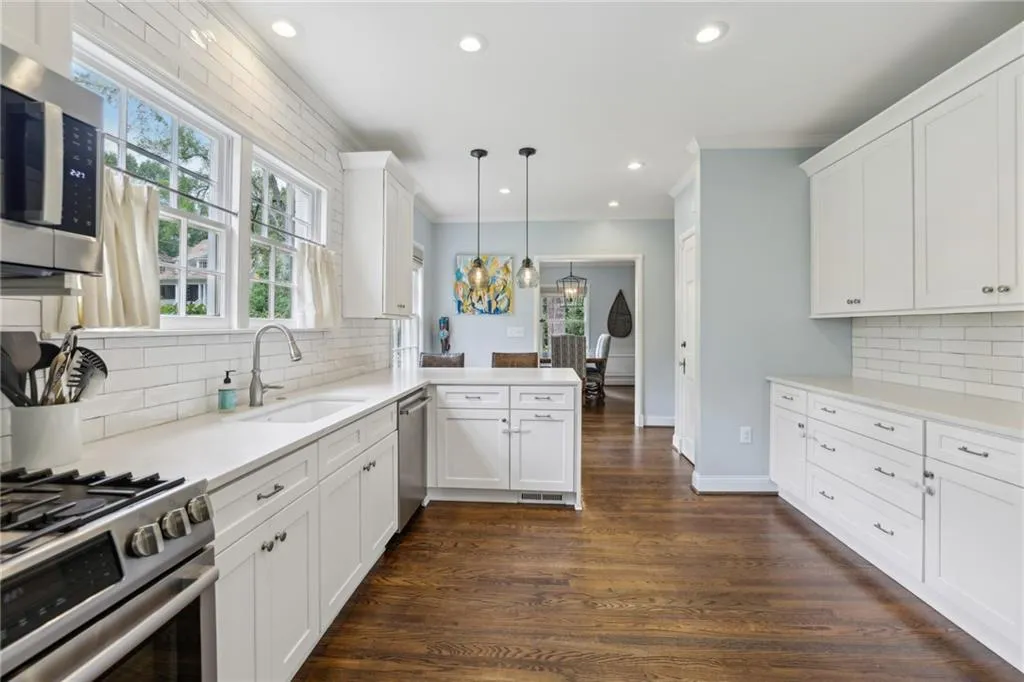 3029 Dale Drive Ne, Atlanta, Georgia 30305, 3 Bedrooms Bedrooms, ,2 BathroomsBathrooms,Residential,For Sale,3029 Dale Drive Ne,7618085