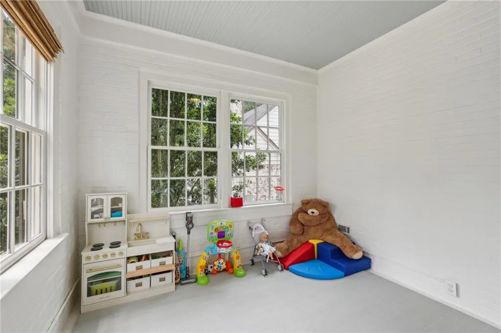 3029 Dale Drive Ne, Atlanta, Georgia 30305, 3 Bedrooms Bedrooms, ,2 BathroomsBathrooms,Residential,For Sale,3029 Dale Drive Ne,7618085