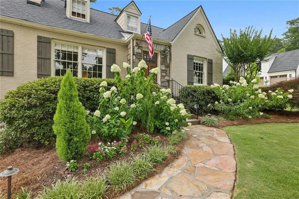 3029 Dale Drive Ne, Atlanta, Georgia 30305, 3 Bedrooms Bedrooms, ,2 BathroomsBathrooms,Residential,For Sale,3029 Dale Drive Ne,7618085