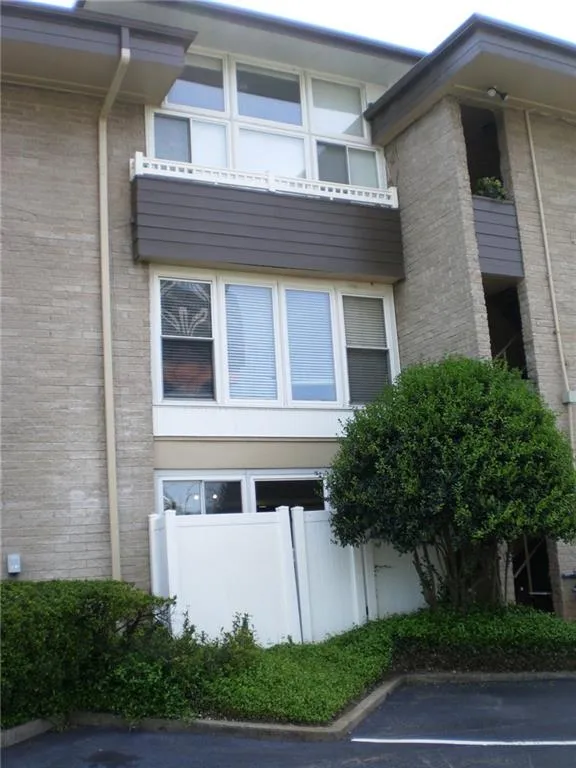 346 Carpenter Drive Unit 45, Atlanta, Georgia 30328, 2 Bedrooms Bedrooms, ,2 BathroomsBathrooms,Residential,Sold,346 Carpenter Drive Unit 45,6005105