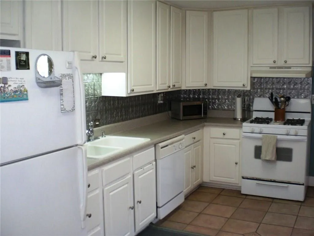 346 Carpenter Drive Unit 45, Atlanta, Georgia 30328, 2 Bedrooms Bedrooms, ,2 BathroomsBathrooms,Residential,Sold,346 Carpenter Drive Unit 45,6005105