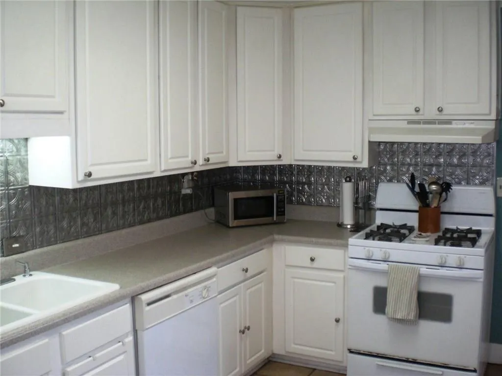 346 Carpenter Drive Unit 45, Atlanta, Georgia 30328, 2 Bedrooms Bedrooms, ,2 BathroomsBathrooms,Residential,Sold,346 Carpenter Drive Unit 45,6005105