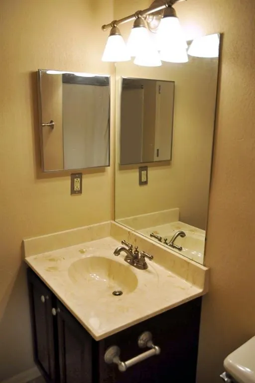 6900 Roswell Road Unit F11, Sandy Springs, Georgia 30328, 2 Bedrooms Bedrooms, ,2 BathroomsBathrooms,Residential,Sold,6900 Roswell Road Unit F11,5693106