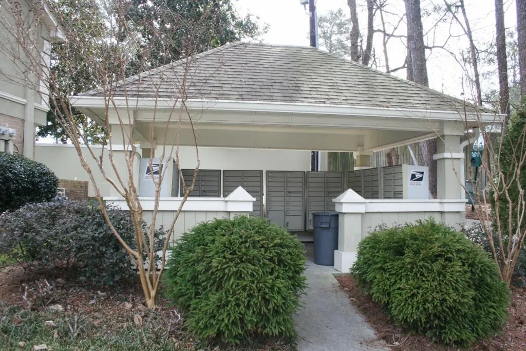 6900 Roswell Road Unit F11, Sandy Springs, Georgia 30328, 2 Bedrooms Bedrooms, ,2 BathroomsBathrooms,Residential,Sold,6900 Roswell Road Unit F11,5693106