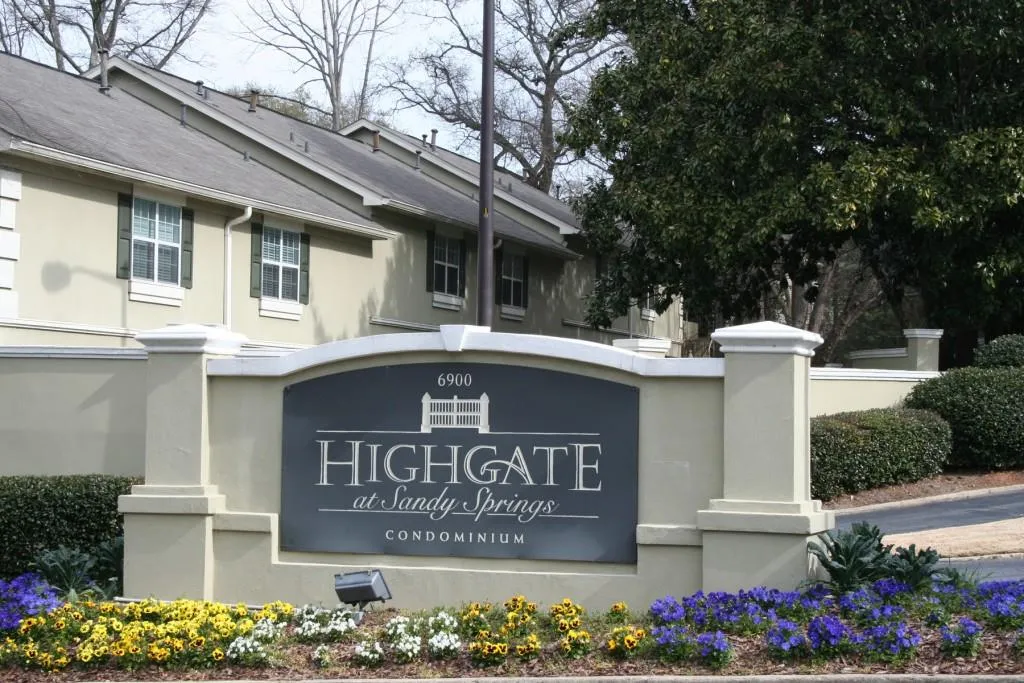 6900 Roswell Road Unit F11, Sandy Springs, Georgia 30328, 2 Bedrooms Bedrooms, ,2 BathroomsBathrooms,Residential,Sold,6900 Roswell Road Unit F11,5693106