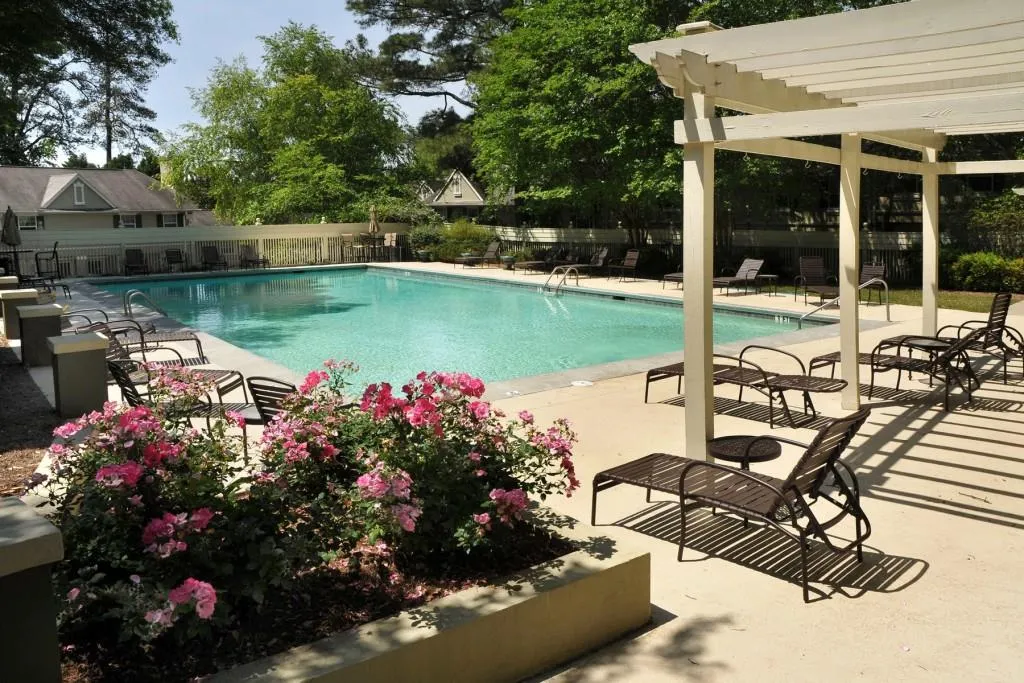 6900 Roswell Road Unit F11, Sandy Springs, Georgia 30328, 2 Bedrooms Bedrooms, ,2 BathroomsBathrooms,Residential,Sold,6900 Roswell Road Unit F11,5693106