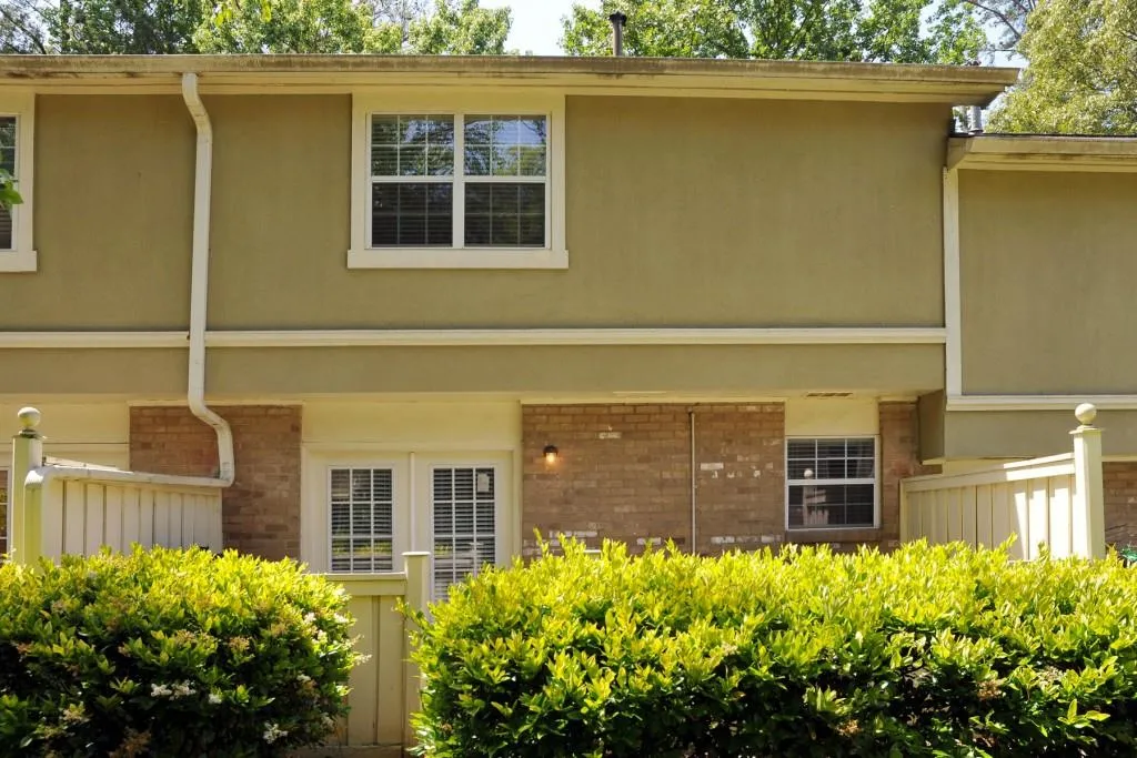 6900 Roswell Road Unit F11, Sandy Springs, Georgia 30328, 2 Bedrooms Bedrooms, ,2 BathroomsBathrooms,Residential,Sold,6900 Roswell Road Unit F11,5693106