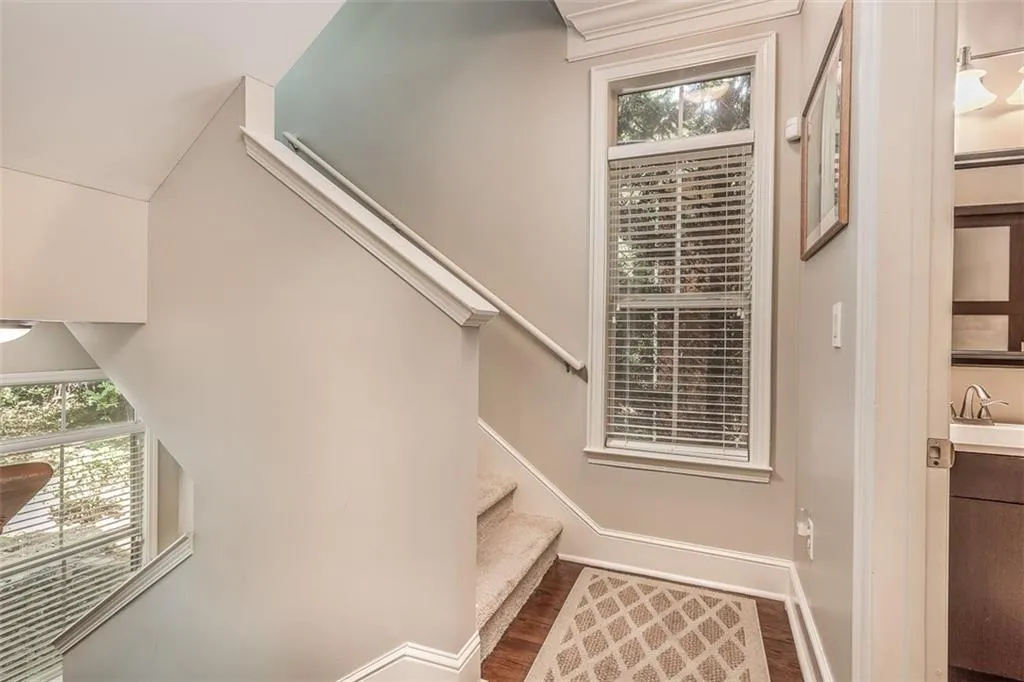 1096 Glenridge Place, Sandy Springs, Georgia 30342, 2 Bedrooms Bedrooms, ,2 BathroomsBathrooms,Residential,Sold,1096 Glenridge Place,6063232