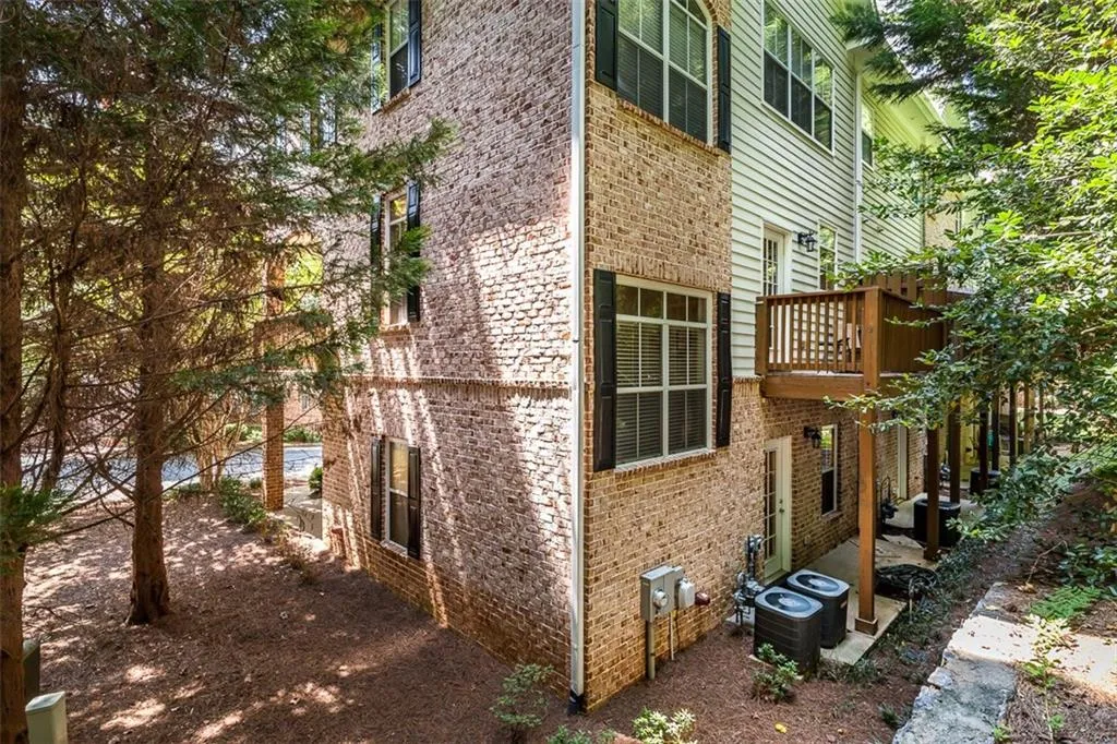 1096 Glenridge Place, Sandy Springs, Georgia 30342, 2 Bedrooms Bedrooms, ,2 BathroomsBathrooms,Residential,Sold,1096 Glenridge Place,6063232