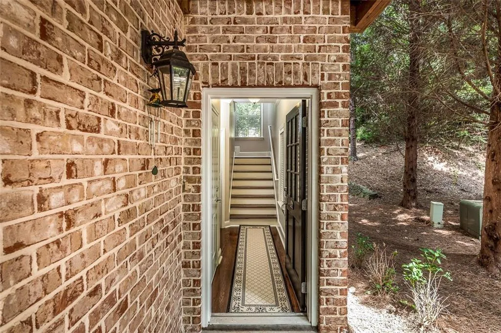 1096 Glenridge Place, Sandy Springs, Georgia 30342, 2 Bedrooms Bedrooms, ,2 BathroomsBathrooms,Residential,Sold,1096 Glenridge Place,6063232