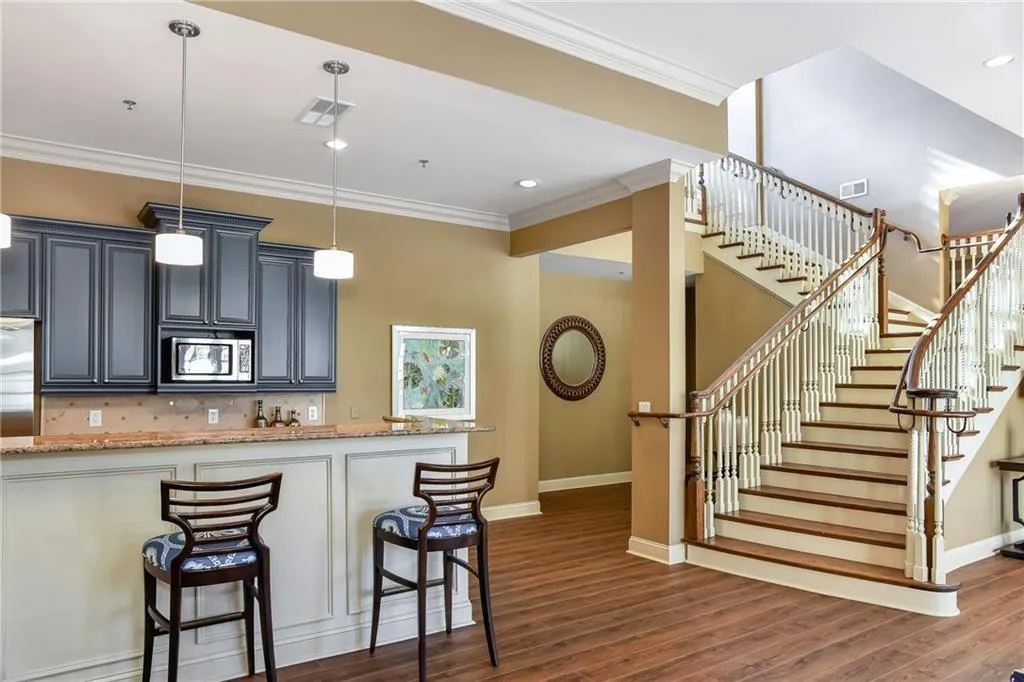 1096 Glenridge Place, Sandy Springs, Georgia 30342, 2 Bedrooms Bedrooms, ,2 BathroomsBathrooms,Residential,Sold,1096 Glenridge Place,6063232