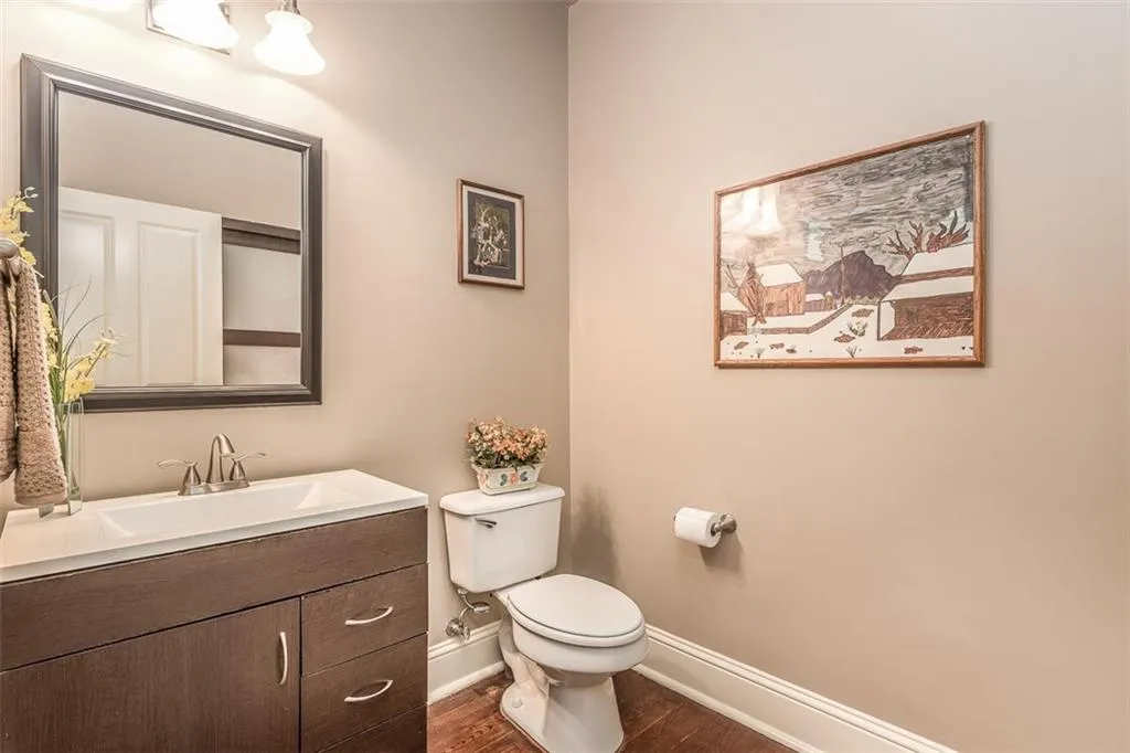 1096 Glenridge Place, Sandy Springs, Georgia 30342, 2 Bedrooms Bedrooms, ,2 BathroomsBathrooms,Residential,Sold,1096 Glenridge Place,6063232