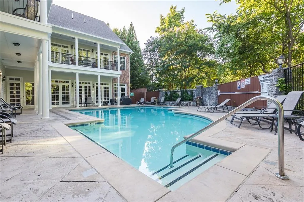 1096 Glenridge Place, Sandy Springs, Georgia 30342, 2 Bedrooms Bedrooms, ,2 BathroomsBathrooms,Residential,Sold,1096 Glenridge Place,6063232