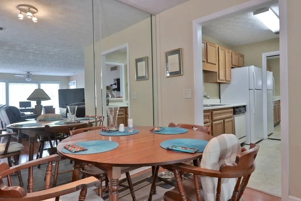 209 Gettysburg Place, Sandy Springs, Georgia 30350, 2 Bedrooms Bedrooms, ,2 BathroomsBathrooms,Residential,Sold,209 Gettysburg Place,6077391