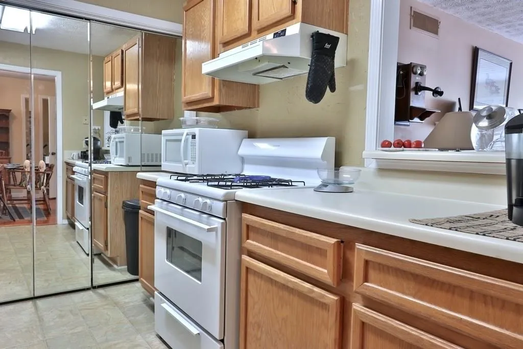 209 Gettysburg Place, Sandy Springs, Georgia 30350, 2 Bedrooms Bedrooms, ,2 BathroomsBathrooms,Residential,Sold,209 Gettysburg Place,6077391