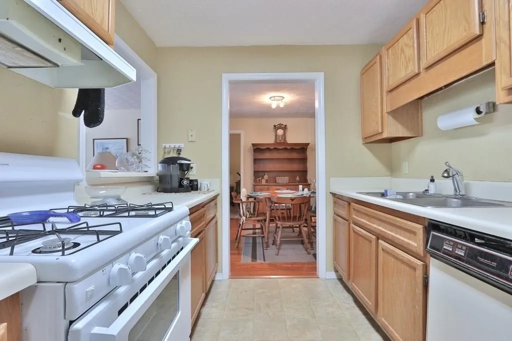 209 Gettysburg Place, Sandy Springs, Georgia 30350, 2 Bedrooms Bedrooms, ,2 BathroomsBathrooms,Residential,Sold,209 Gettysburg Place,6077391