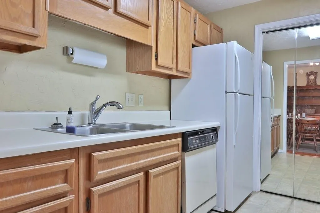 209 Gettysburg Place, Sandy Springs, Georgia 30350, 2 Bedrooms Bedrooms, ,2 BathroomsBathrooms,Residential,Sold,209 Gettysburg Place,6077391