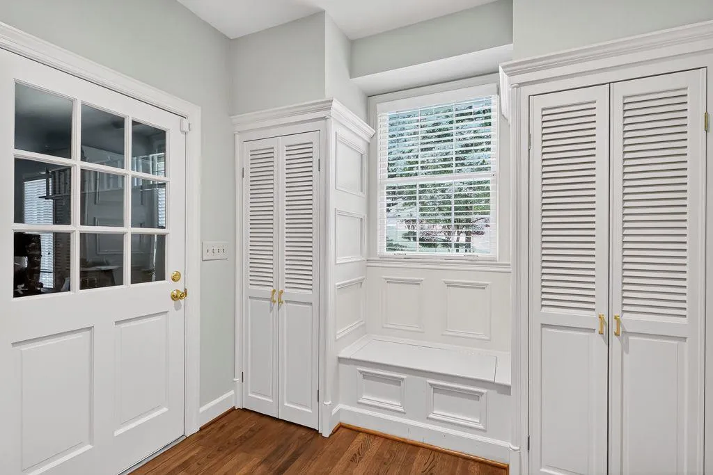 575 Valley Hall Drive, Sandy Springs, Georgia 30350, 6 Bedrooms Bedrooms, ,5 BathroomsBathrooms,Residential,For Sale,575 Valley Hall Drive,7601653