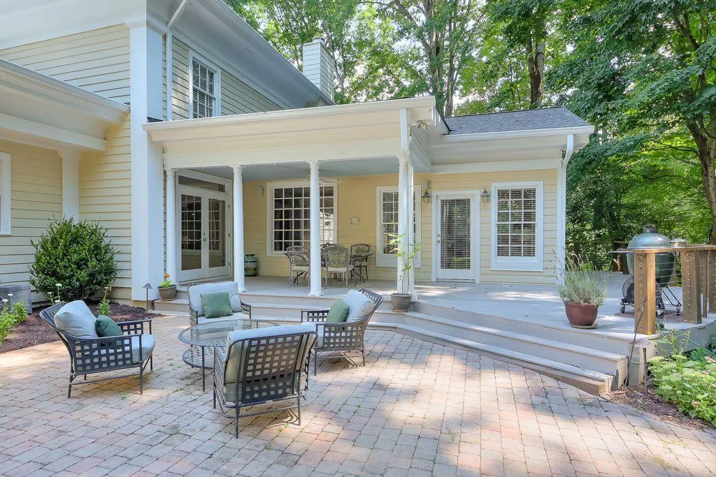 575 Valley Hall Drive, Sandy Springs, Georgia 30350, 6 Bedrooms Bedrooms, ,5 BathroomsBathrooms,Residential,For Sale,575 Valley Hall Drive,7601653