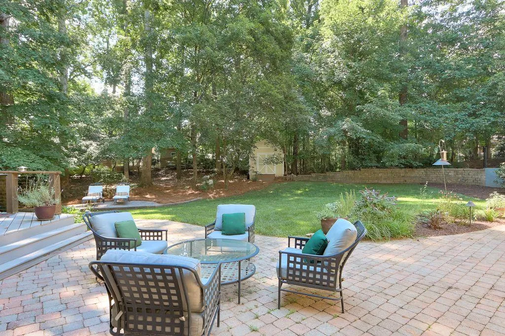 575 Valley Hall Drive, Sandy Springs, Georgia 30350, 6 Bedrooms Bedrooms, ,5 BathroomsBathrooms,Residential,For Sale,575 Valley Hall Drive,7601653