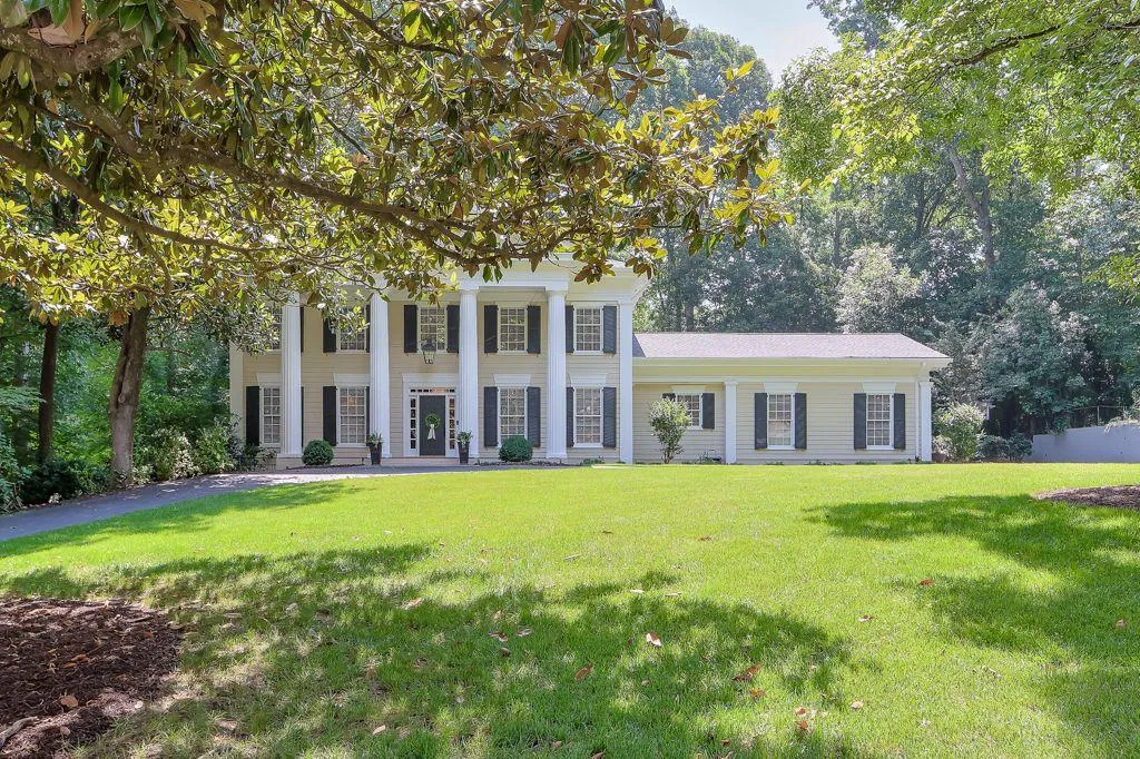 575 Valley Hall Drive, Sandy Springs, Georgia 30350, 6 Bedrooms Bedrooms, ,5 BathroomsBathrooms,Residential,For Sale,575 Valley Hall Drive,7601653