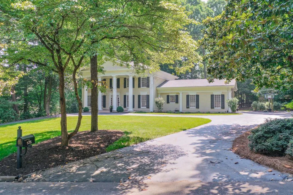 575 Valley Hall Drive, Sandy Springs, Georgia 30350, 6 Bedrooms Bedrooms, ,5 BathroomsBathrooms,Residential,For Sale,575 Valley Hall Drive,7601653