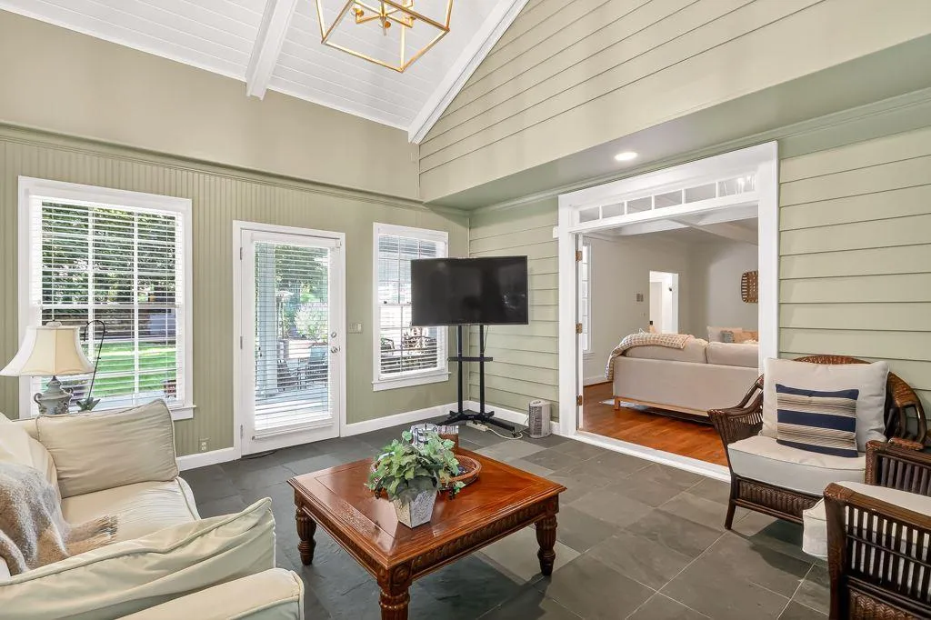 575 Valley Hall Drive, Sandy Springs, Georgia 30350, 6 Bedrooms Bedrooms, ,5 BathroomsBathrooms,Residential,For Sale,575 Valley Hall Drive,7601653