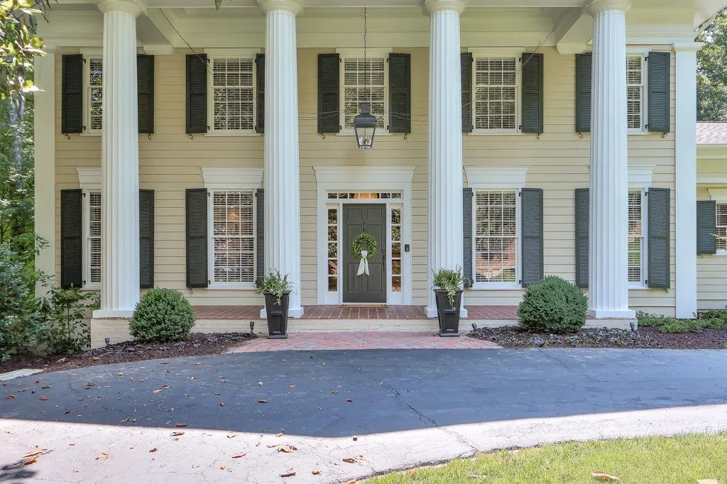 575 Valley Hall Drive, Sandy Springs, Georgia 30350, 6 Bedrooms Bedrooms, ,5 BathroomsBathrooms,Residential,For Sale,575 Valley Hall Drive,7601653