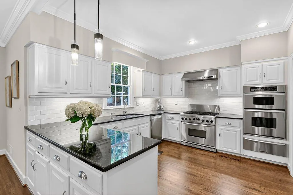 575 Valley Hall Drive, Sandy Springs, Georgia 30350, 6 Bedrooms Bedrooms, ,5 BathroomsBathrooms,Residential,For Sale,575 Valley Hall Drive,7601653