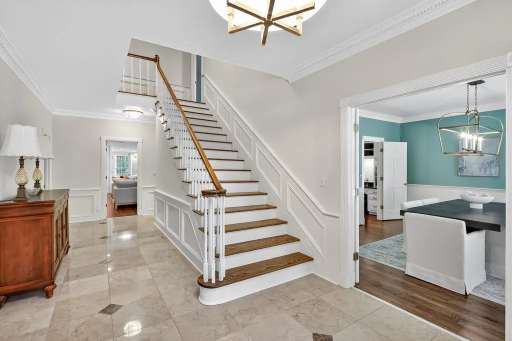 575 Valley Hall Drive, Sandy Springs, Georgia 30350, 6 Bedrooms Bedrooms, ,5 BathroomsBathrooms,Residential,For Sale,575 Valley Hall Drive,7601653