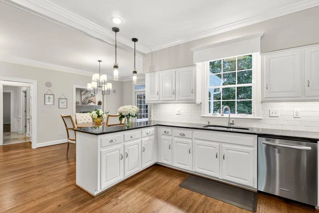 575 Valley Hall Drive, Sandy Springs, Georgia 30350, 6 Bedrooms Bedrooms, ,5 BathroomsBathrooms,Residential,For Sale,575 Valley Hall Drive,7601653
