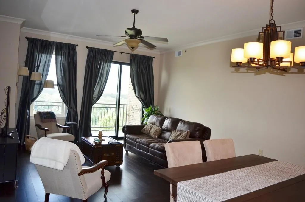 2233 Peachtree Road Ne Unit 1202, Atlanta, Georgia 30309, 2 Bedrooms Bedrooms, ,2 BathroomsBathrooms,Residential,Sold,2233 Peachtree Road Ne Unit 1202,5573810