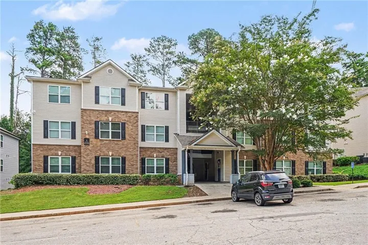 2202 Fairington Village Drive, Lithonia, Georgia 30038