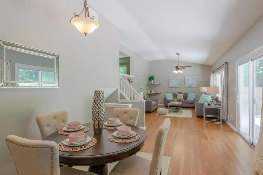 6870 Sunny Brook Lane, Sandy Springs, Georgia 30328, 4 Bedrooms Bedrooms, ,3 BathroomsBathrooms,Residential,Sold,6870 Sunny Brook Lane,6041191