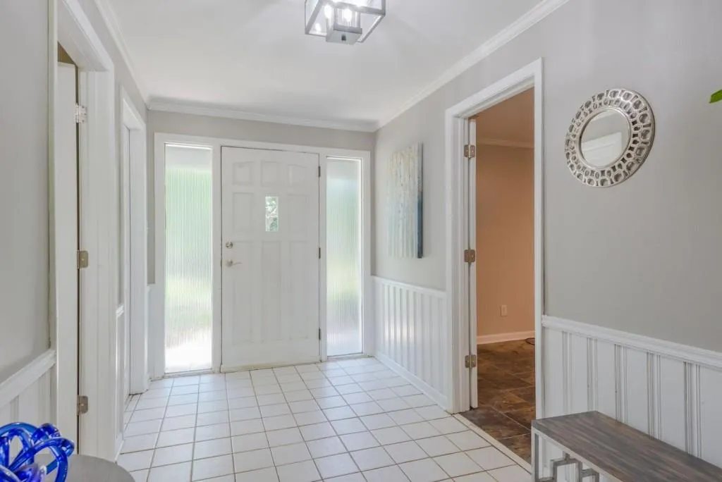 6870 Sunny Brook Lane, Sandy Springs, Georgia 30328, 4 Bedrooms Bedrooms, ,3 BathroomsBathrooms,Residential,Sold,6870 Sunny Brook Lane,6041191