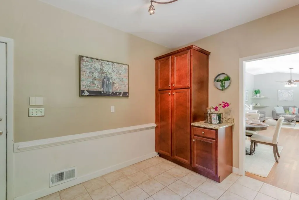 6870 Sunny Brook Lane, Sandy Springs, Georgia 30328, 4 Bedrooms Bedrooms, ,3 BathroomsBathrooms,Residential,Sold,6870 Sunny Brook Lane,6041191