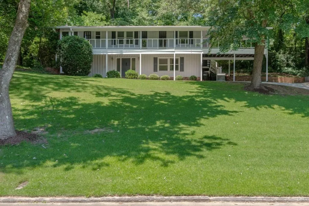 6870 Sunny Brook Lane, Sandy Springs, Georgia 30328, 4 Bedrooms Bedrooms, ,3 BathroomsBathrooms,Residential,Sold,6870 Sunny Brook Lane,6041191