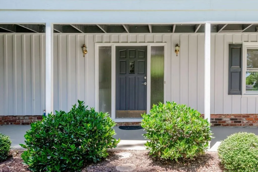 6870 Sunny Brook Lane, Sandy Springs, Georgia 30328, 4 Bedrooms Bedrooms, ,3 BathroomsBathrooms,Residential,Sold,6870 Sunny Brook Lane,6041191