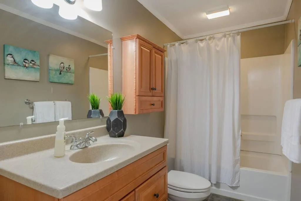 6870 Sunny Brook Lane, Sandy Springs, Georgia 30328, 4 Bedrooms Bedrooms, ,3 BathroomsBathrooms,Residential,Sold,6870 Sunny Brook Lane,6041191