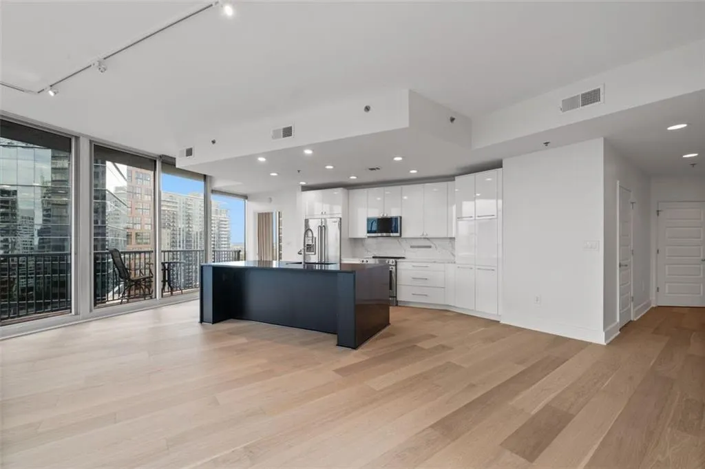 1080 Peachtree Street Unit 1703, Atlanta, Georgia 30309, 2 Bedrooms Bedrooms, ,2 BathroomsBathrooms,Residential,For Sale,1080 Peachtree Street Unit 1703,7664972