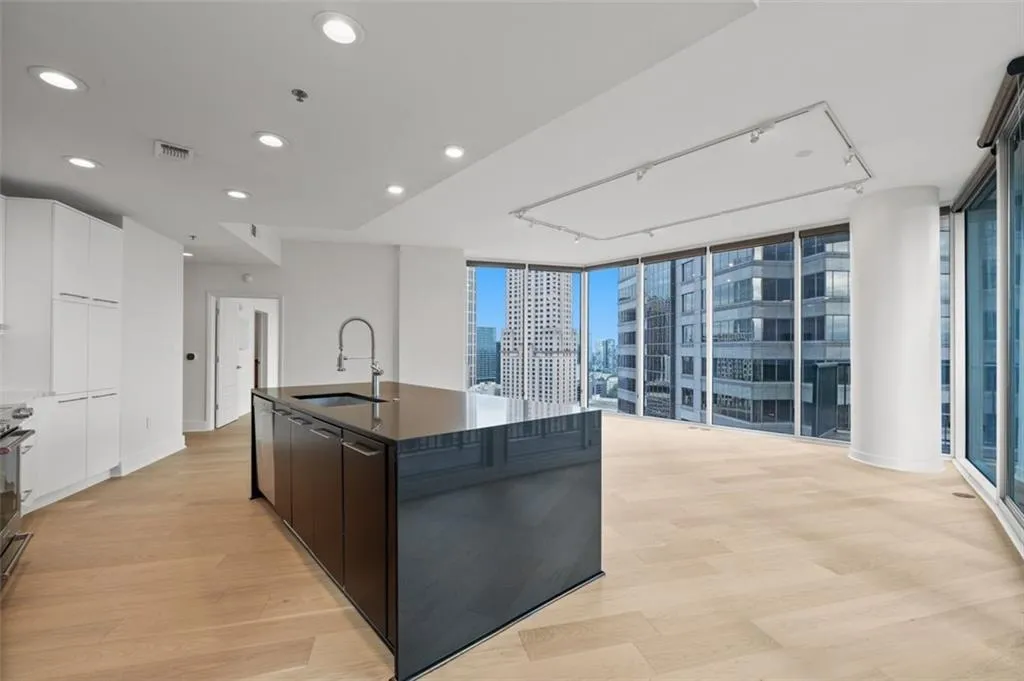 1080 Peachtree Street Unit 1703, Atlanta, Georgia 30309, 2 Bedrooms Bedrooms, ,2 BathroomsBathrooms,Residential,For Sale,1080 Peachtree Street Unit 1703,7664972